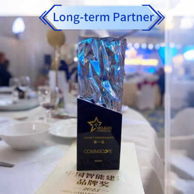 كابل شبكة من الفئة 6 U/UTP مع 4 أزواج ملتوية، بكرة بطول 305 متر ومتوافق مع معيار ANSI/TIA-568.2-D لنقل البيانات الموثوق به