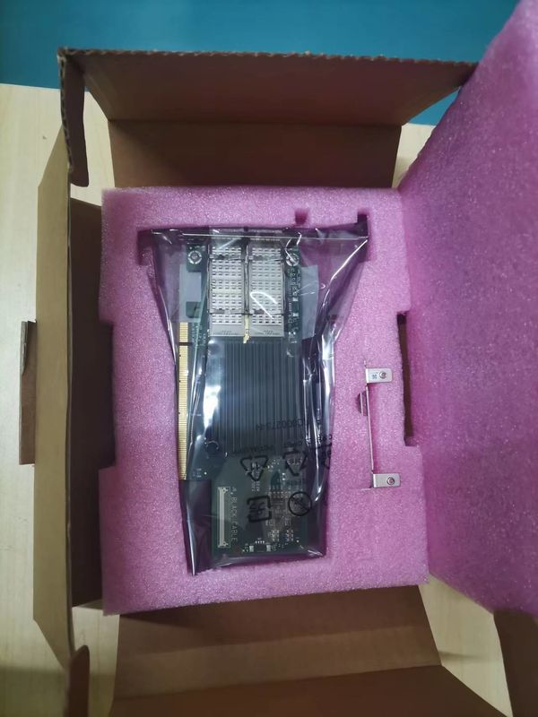 MCX653105A-ECAT ConnectX-6 بطاقة محول VPI 100Gb / S HDR100 EDR IB 100GbE منفذ واحد QSFP56